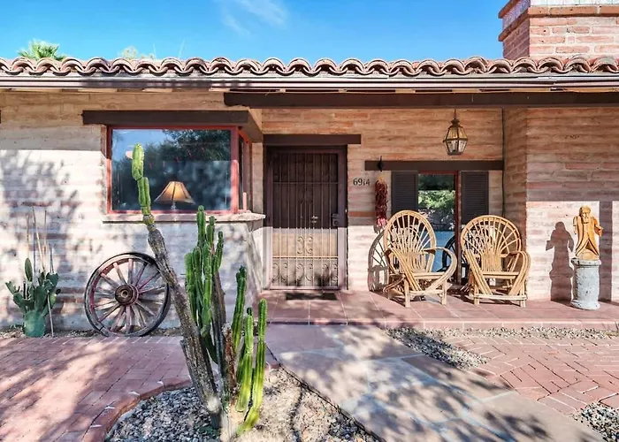 Southwest Gem-pool & Mountain Views Tucson