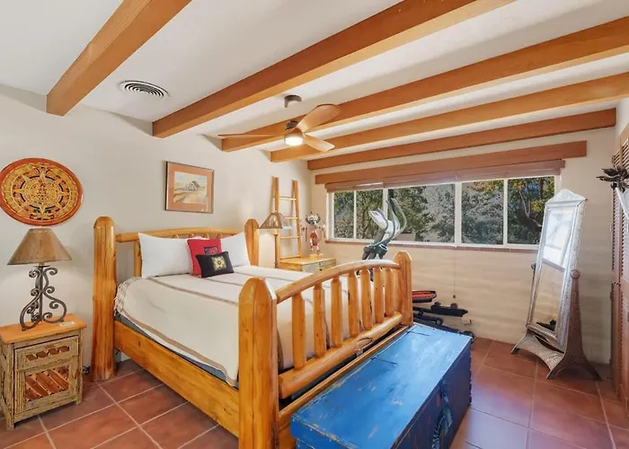 Southwest Gem-pool & Mountain Views Tucson