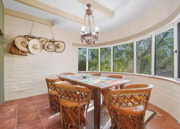 Southwest Gem-pool & Mountain Views *