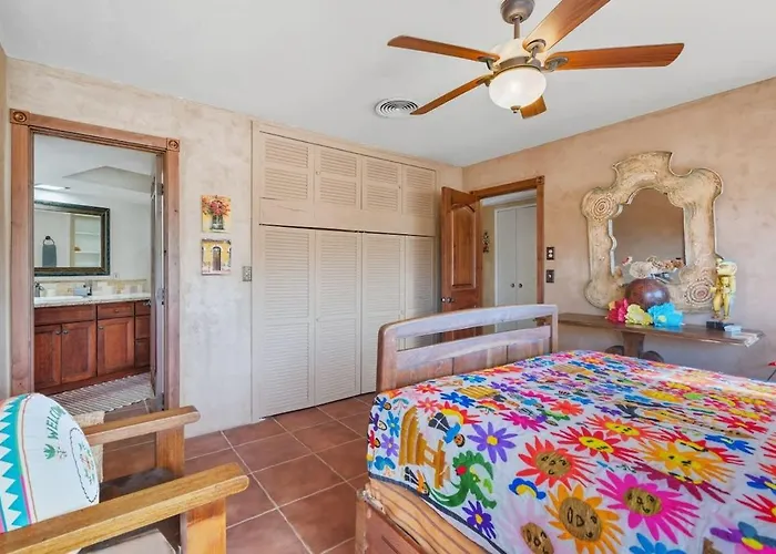 Southwest Gem-pool & Mountain Views *