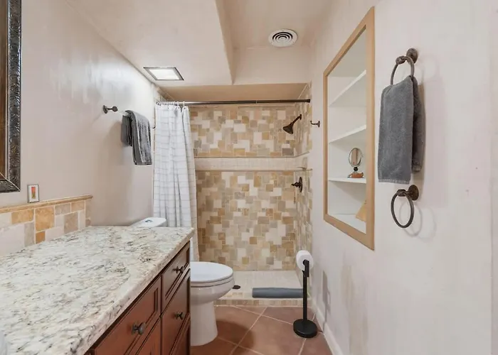 Holiday home Southwest Gem-pool & Mountain Views *