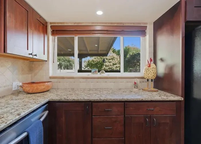 Southwest Gem-pool & Mountain Views Tucson