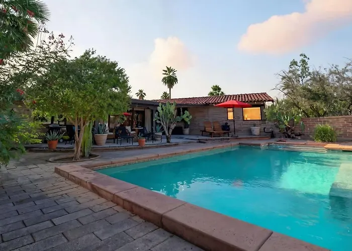 Southwest Gem-pool & Mountain Views * Tucson
