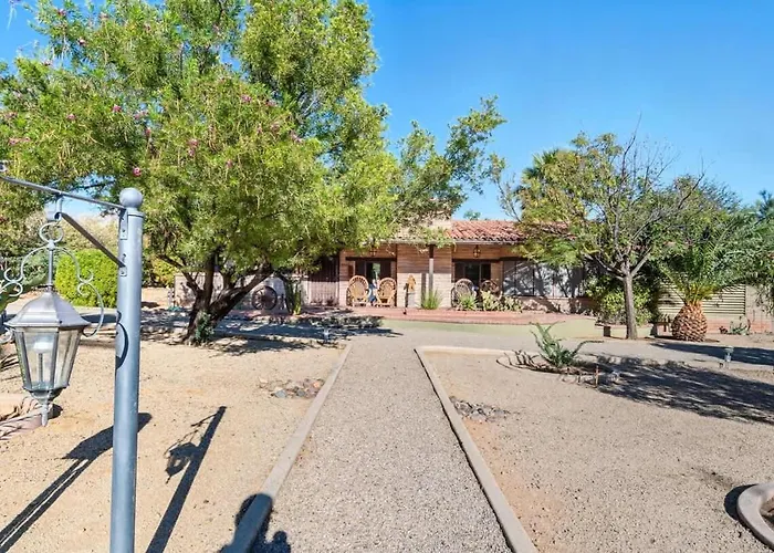 Southwest Gem-pool & Mountain Views *