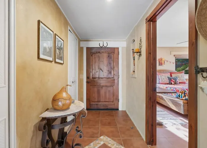Southwest Gem-pool & Mountain Views * Tucson